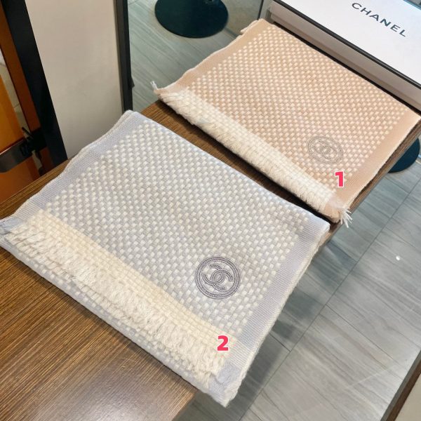 Chanel scarf 35x200cm 100% wool