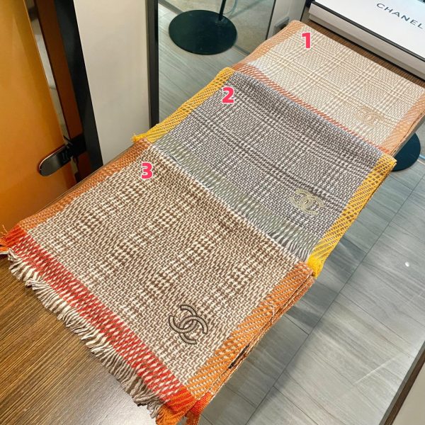 Chanel scarf 38x200cm 100% wool