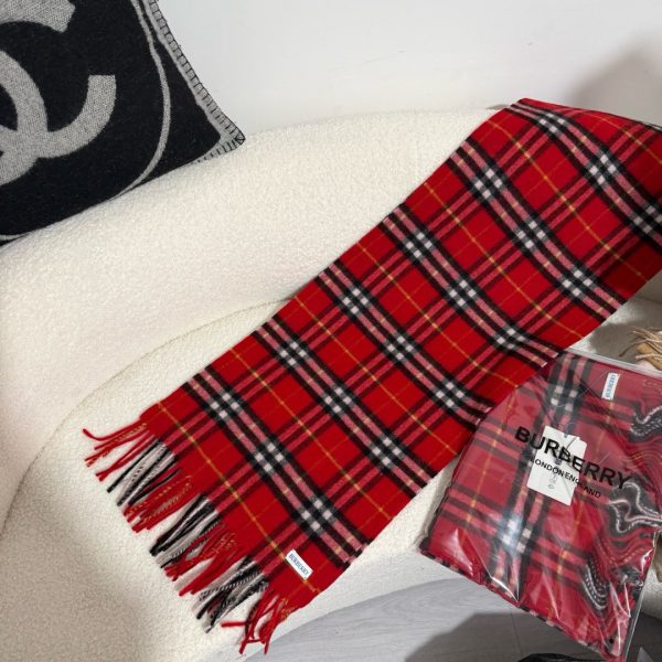 Burberry scarf 36x210cm 100% cashmere