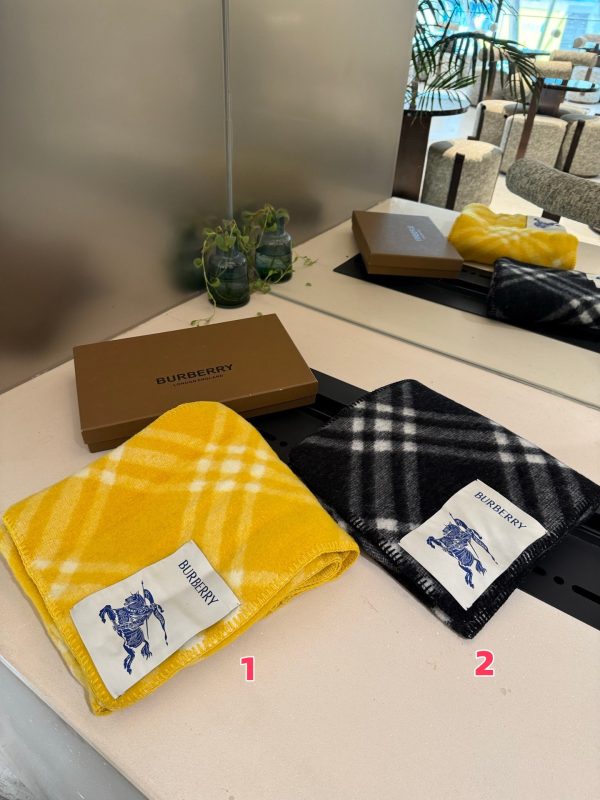 Burberry scarf 30x180cm 4