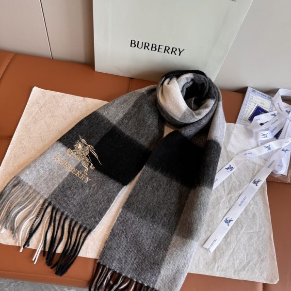 Burberry scarf 30x180cm 100% cashmere