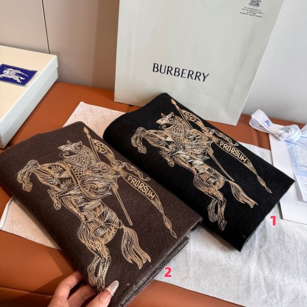 Burberry Reversible EKD Cashmere scarf 30x200cm 100% lambswool