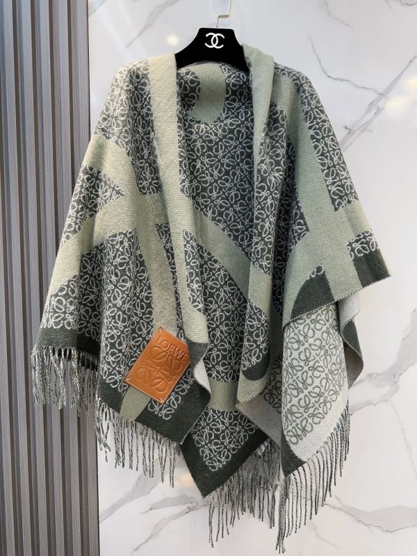 Loewe scarf 130x140cm