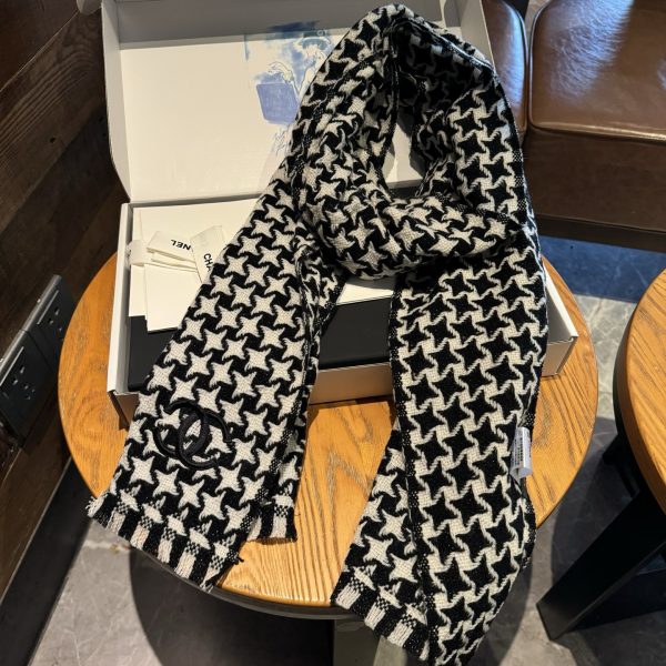 Chanel scarf 45x200cm 100% cashmere