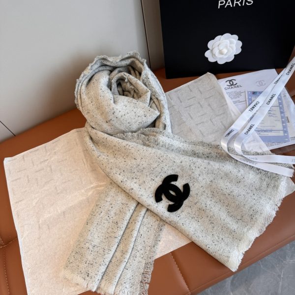 Chanel scarf 70x180cm 100% cashmere